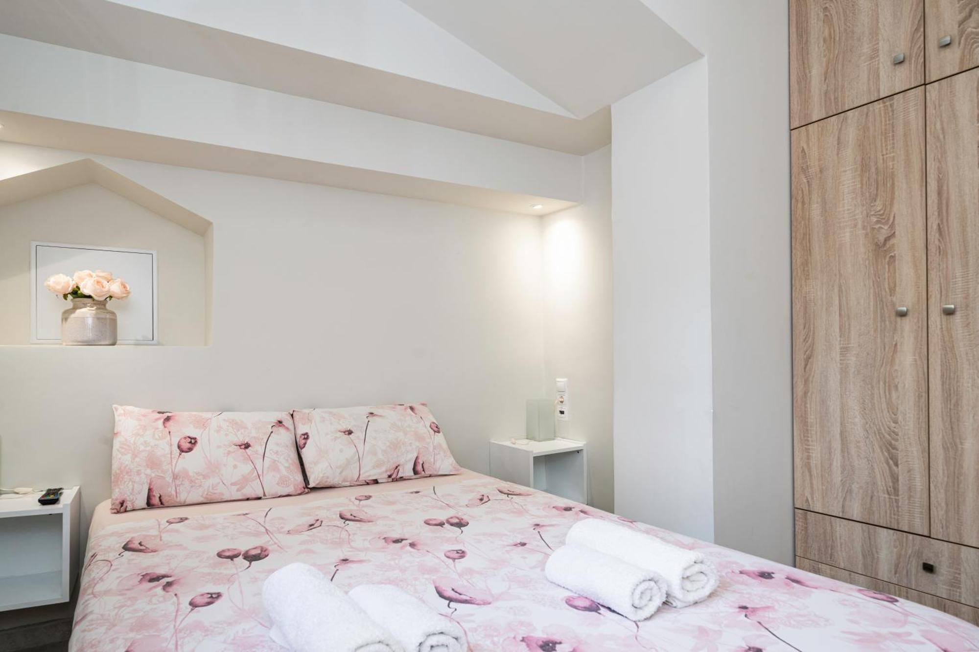 Neon Apartment, Modern, High Quality, Central Apt, Heraklion City Buitenkant foto